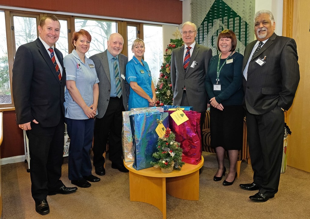 Rochdale Freemasons Provide Hospice Gifts